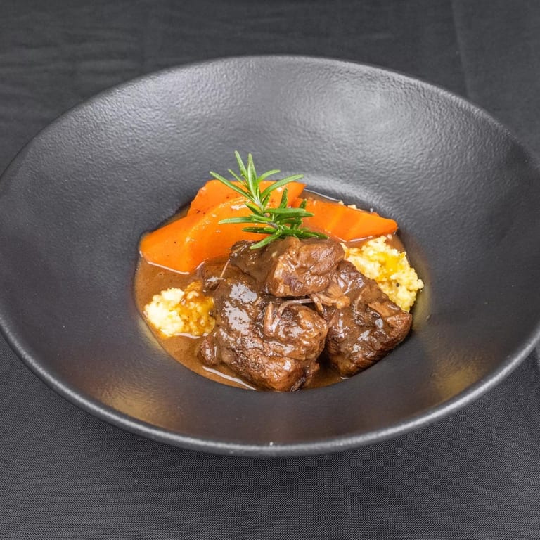 Savor Your Lunch with Us